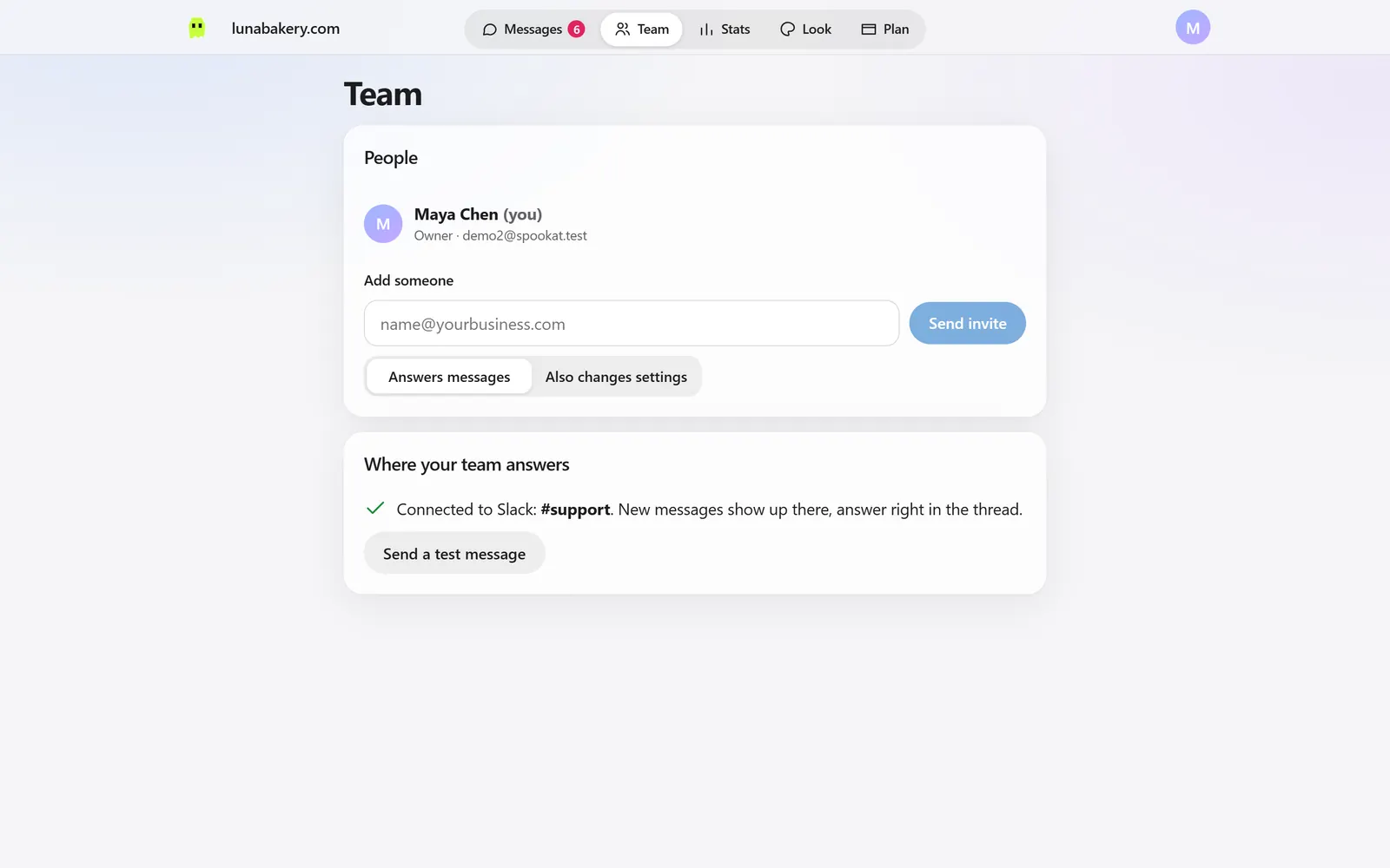 Die minimale Team-Seite: die Leute, ein Einladungsformular und Slack, verbunden mit #support.